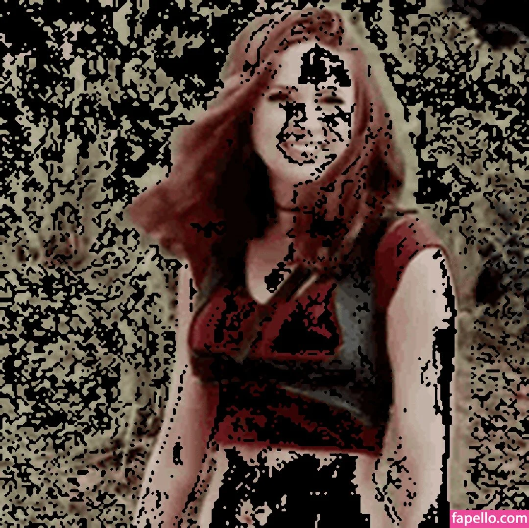 Karen Gillan Onlyfans Photo Gallery 