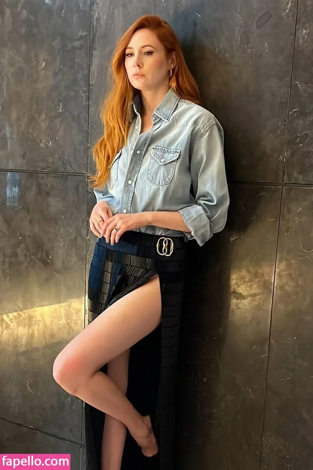 Karen Gillan Onlyfans Photo Gallery 