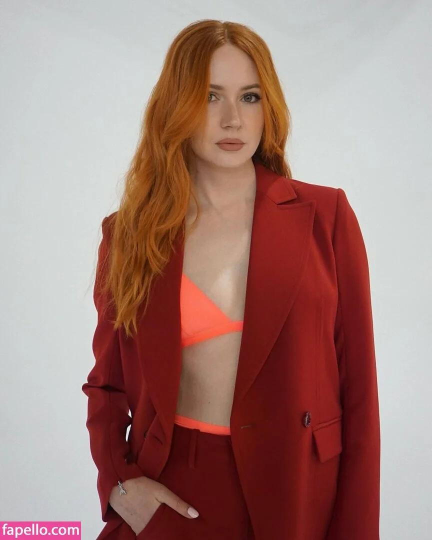 Karen Gillan Onlyfans Photo Gallery 