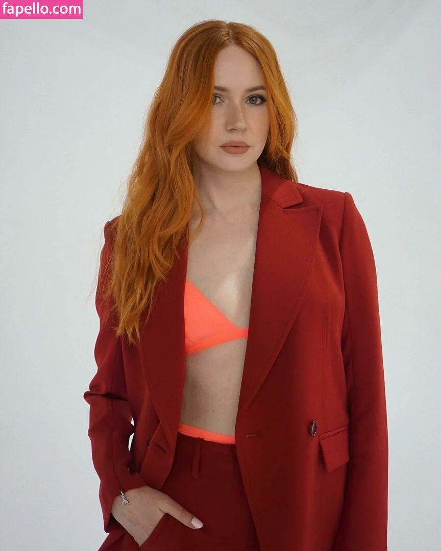 Karen Gillan Onlyfans Photo Gallery 