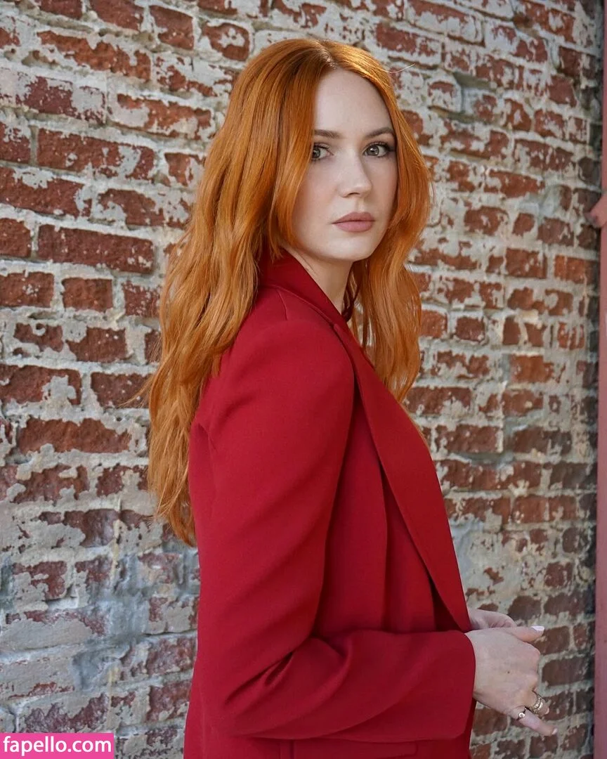 Karen Gillan Onlyfans Photo Gallery 