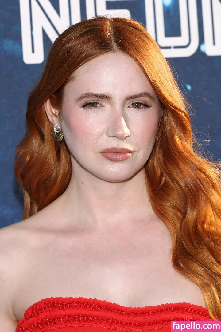 Karen Gillan Onlyfans Photo Gallery 