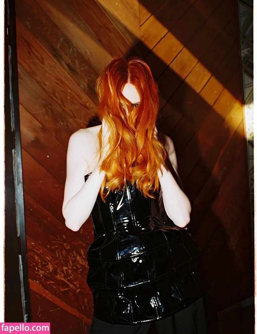 Karen Gillan Onlyfans Photo Gallery 