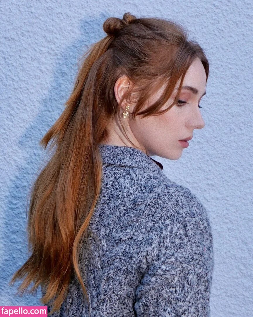 Karen Gillan Onlyfans Photo Gallery 