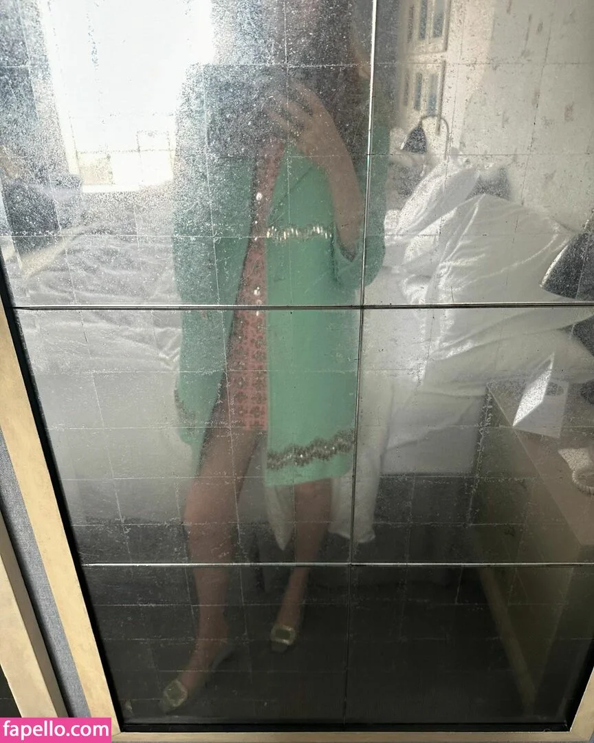 Karen Gillan Onlyfans Photo Gallery 