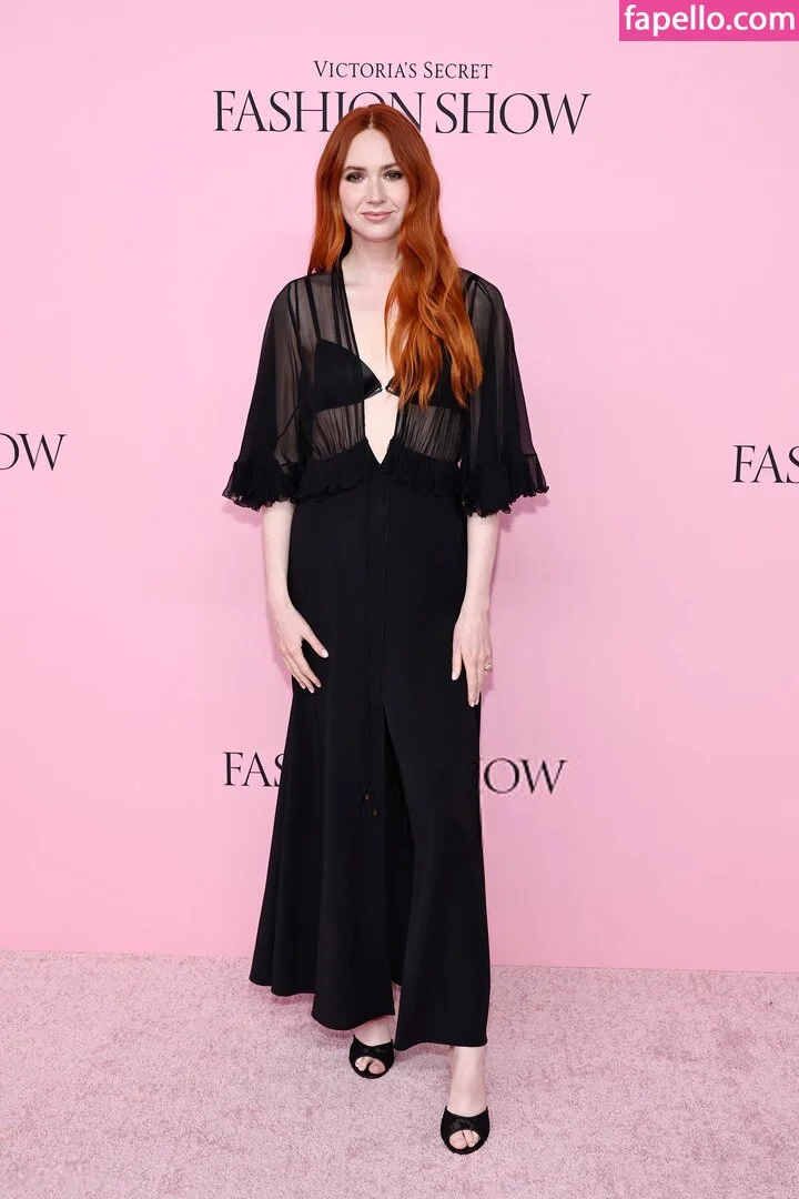 Karen Gillan Onlyfans Photo Gallery 