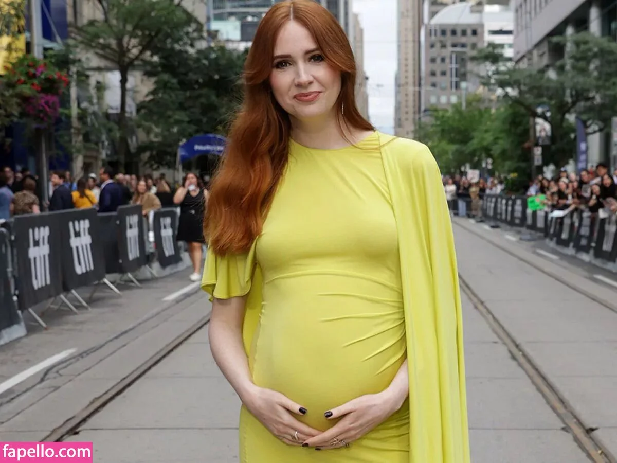 Karen Gillan Onlyfans Photo Gallery 