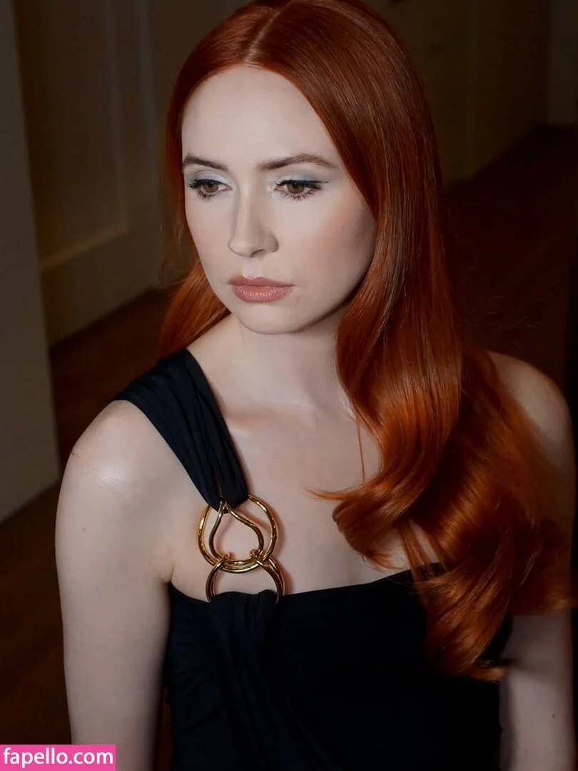 Karen Gillan Onlyfans Photo Gallery 
