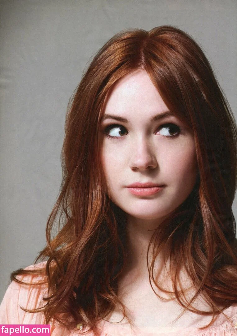 Karen Gillan Onlyfans Photo Gallery 