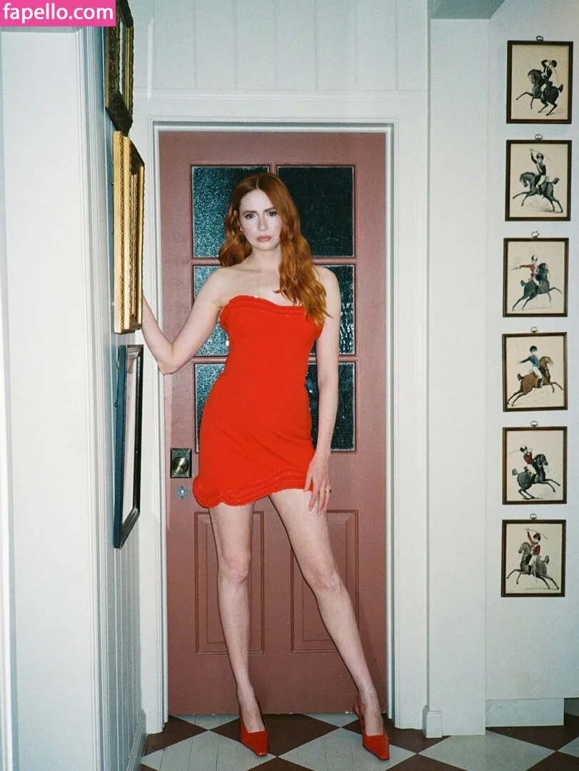 Karen Gillan Onlyfans Photo Gallery 