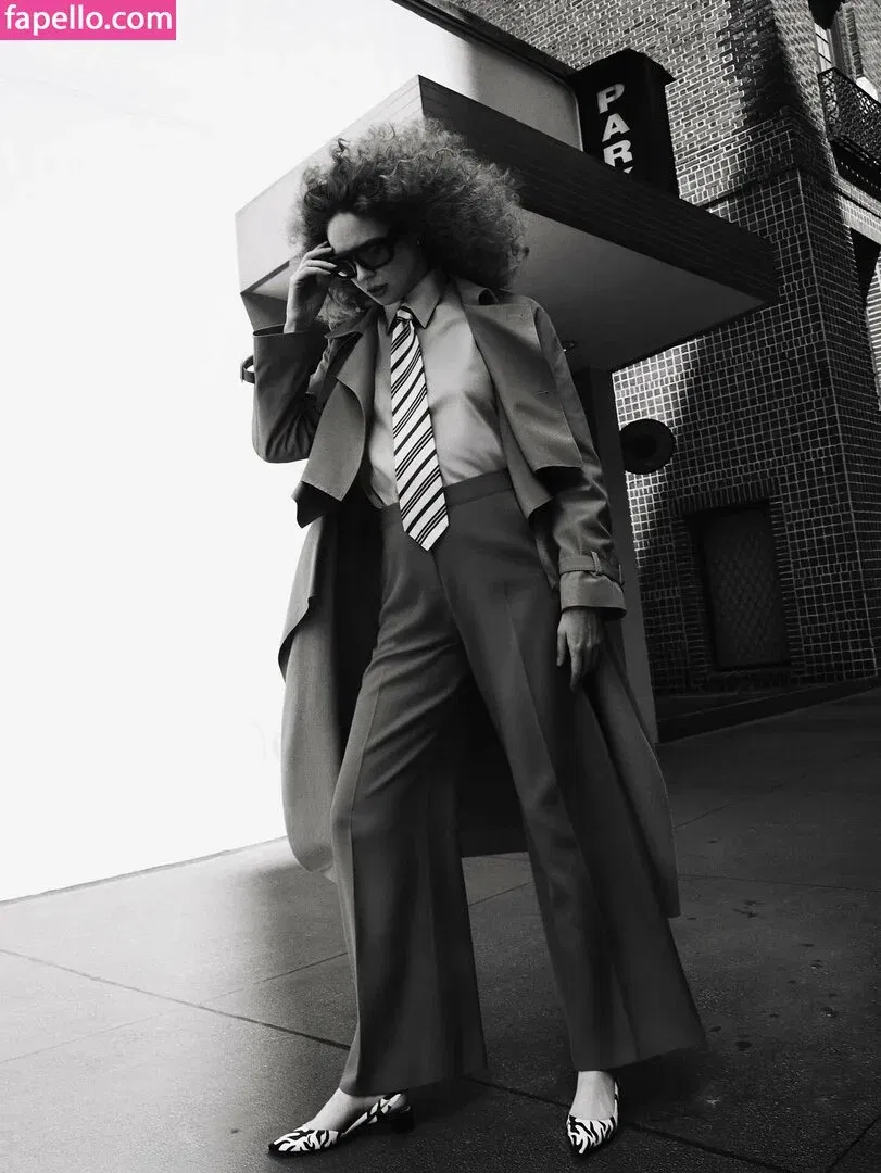 Karen Gillan Onlyfans Photo Gallery 