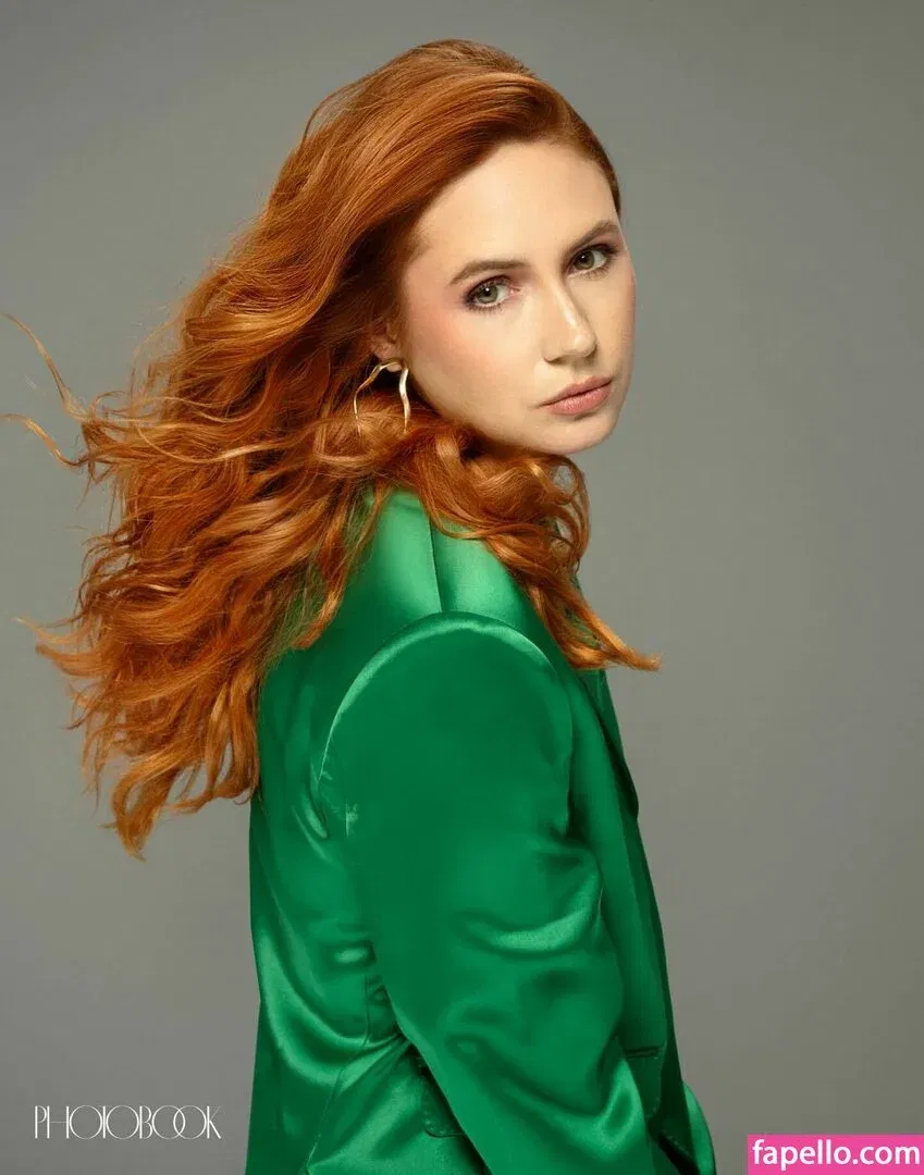 Karen Gillan Onlyfans Photo Gallery 