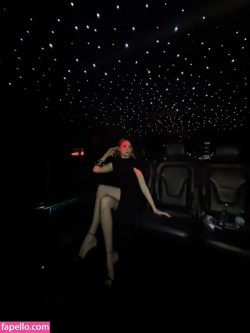 Karen Gillan Onlyfans Photo Gallery 