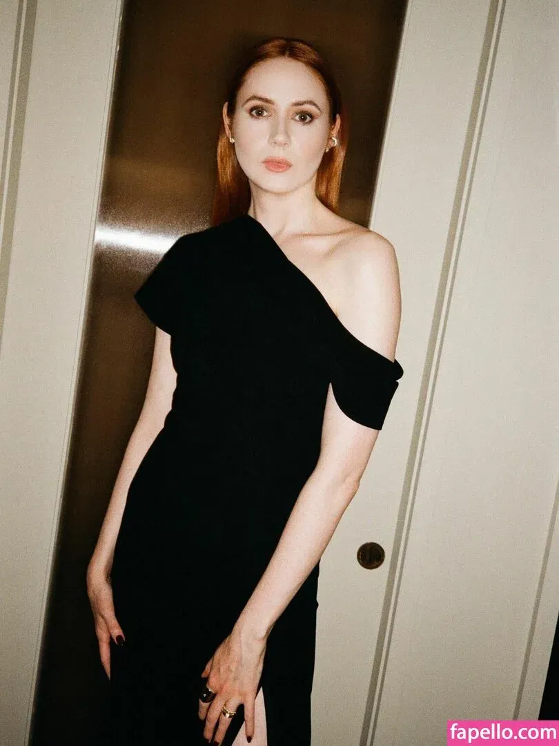 Karen Gillan Onlyfans Photo Gallery 