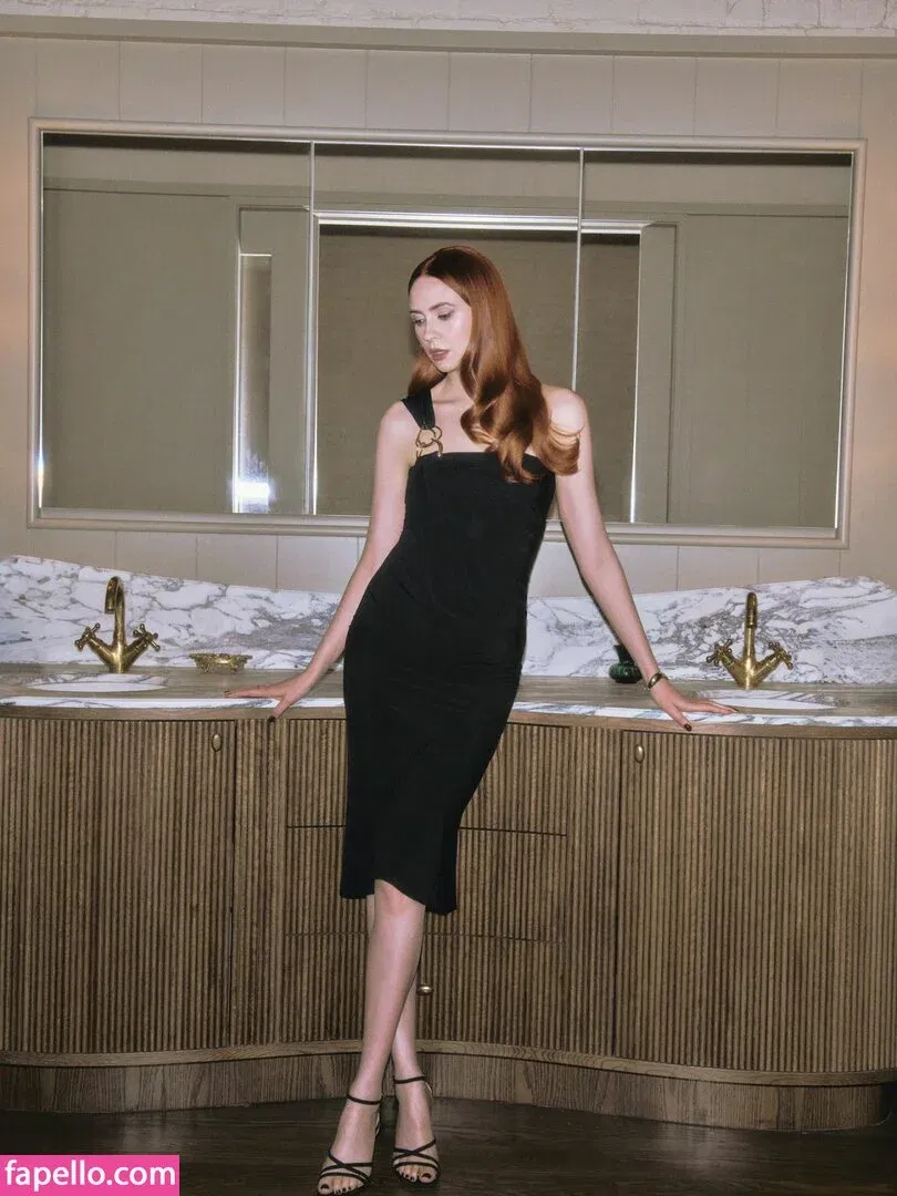 Karen Gillan Onlyfans Photo Gallery 