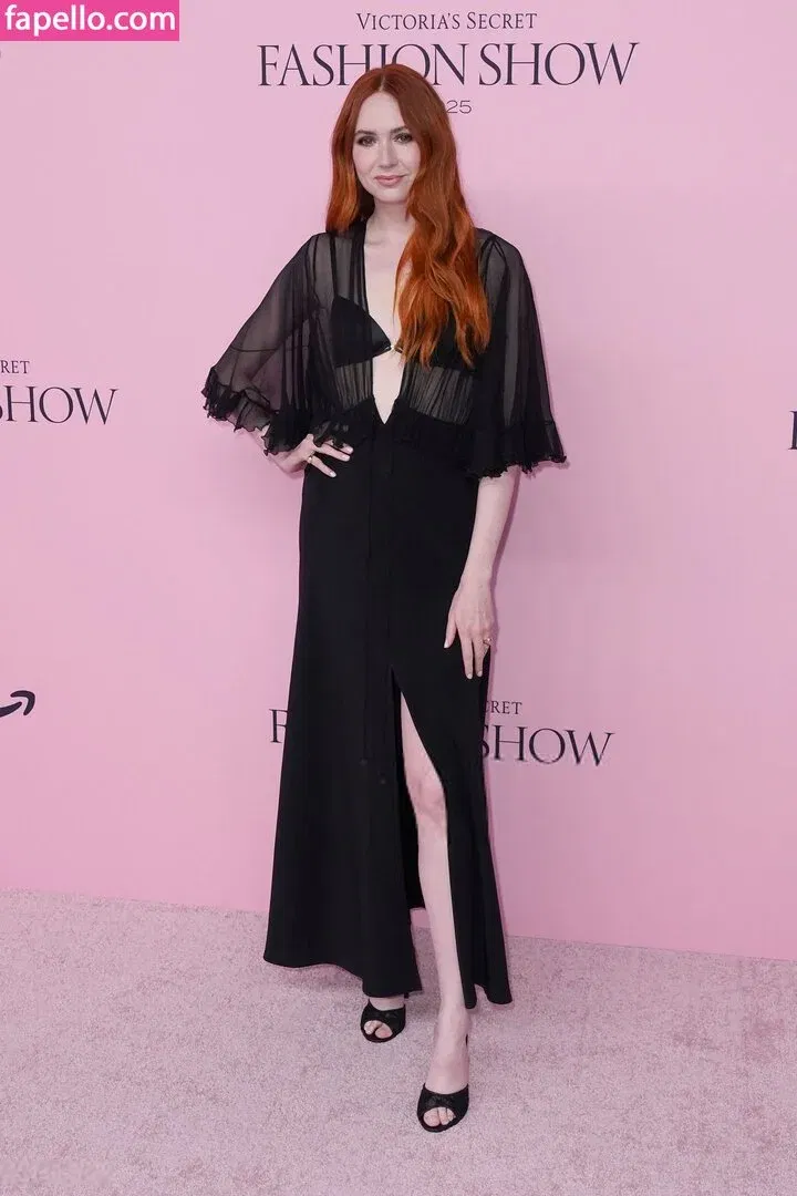 Karen Gillan Onlyfans Photo Gallery 