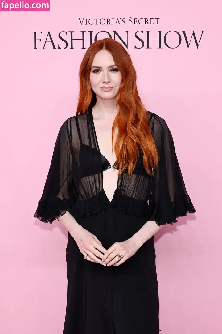 Karen Gillan Onlyfans Photo Gallery 
