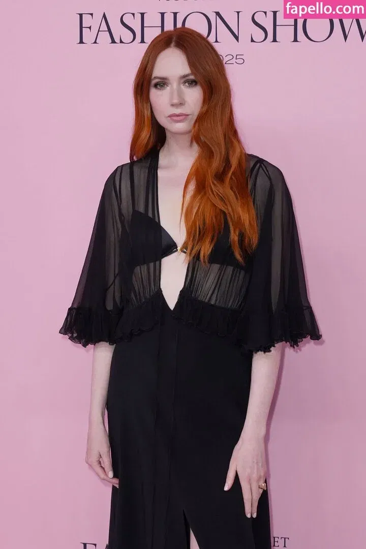 Karen Gillan Onlyfans Photo Gallery 