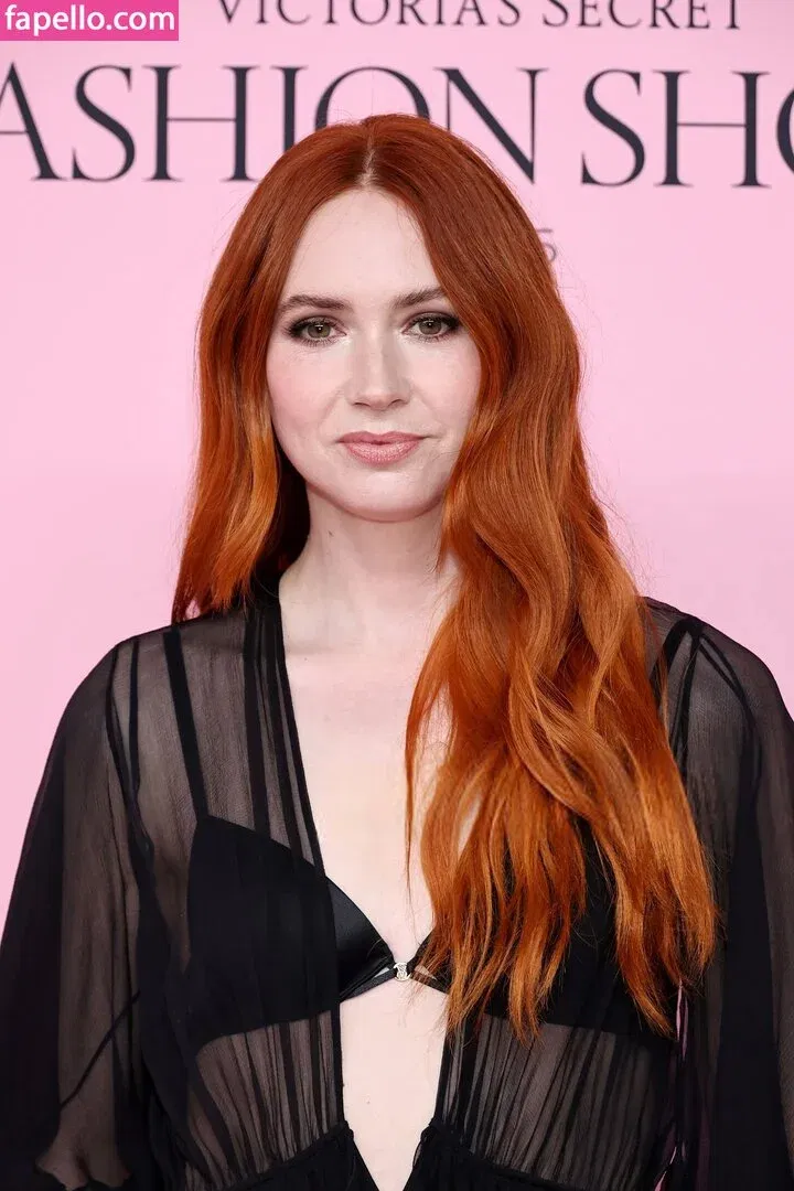 Karen Gillan Onlyfans Photo Gallery 