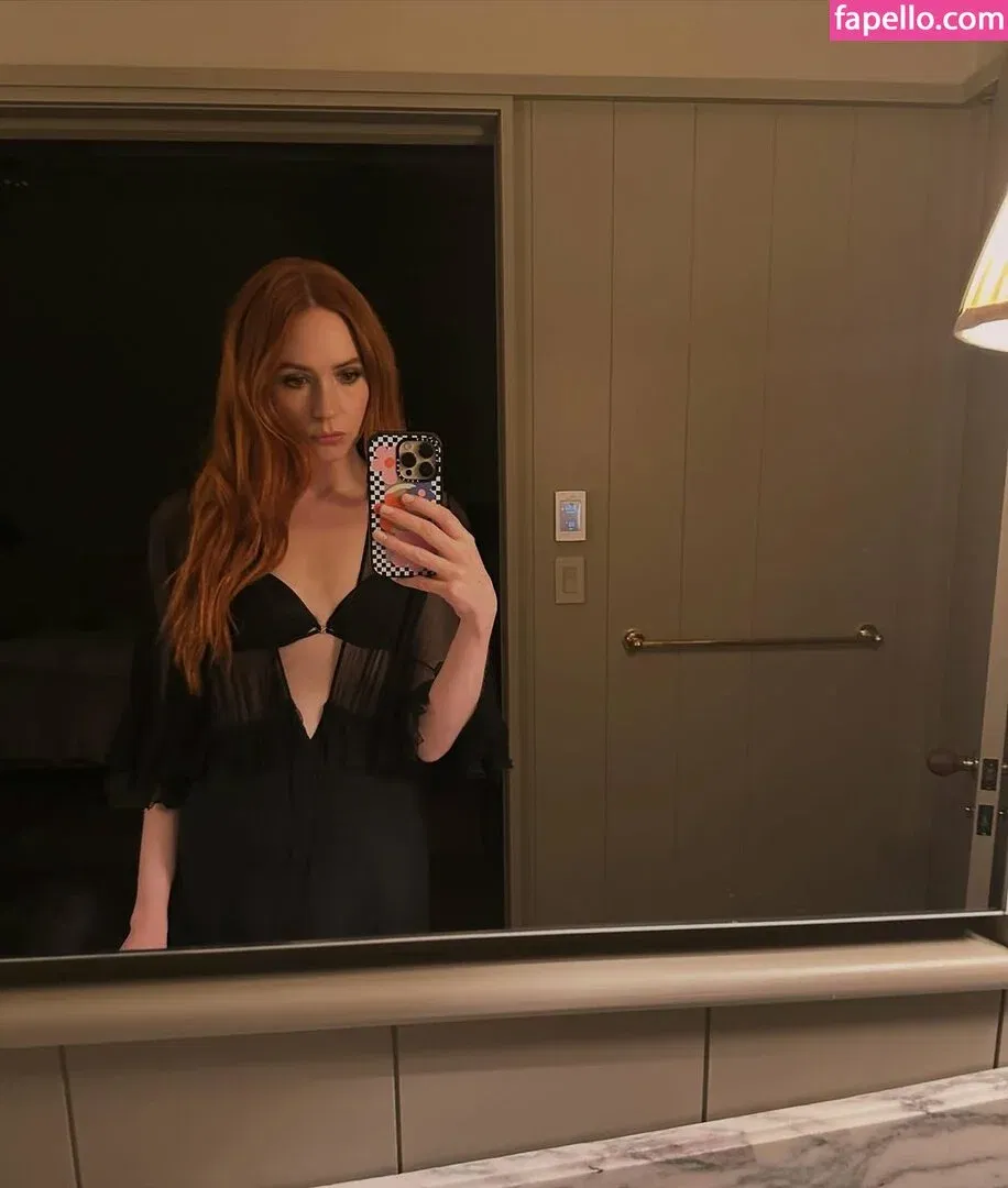 Karen Gillan Onlyfans Photo Gallery 