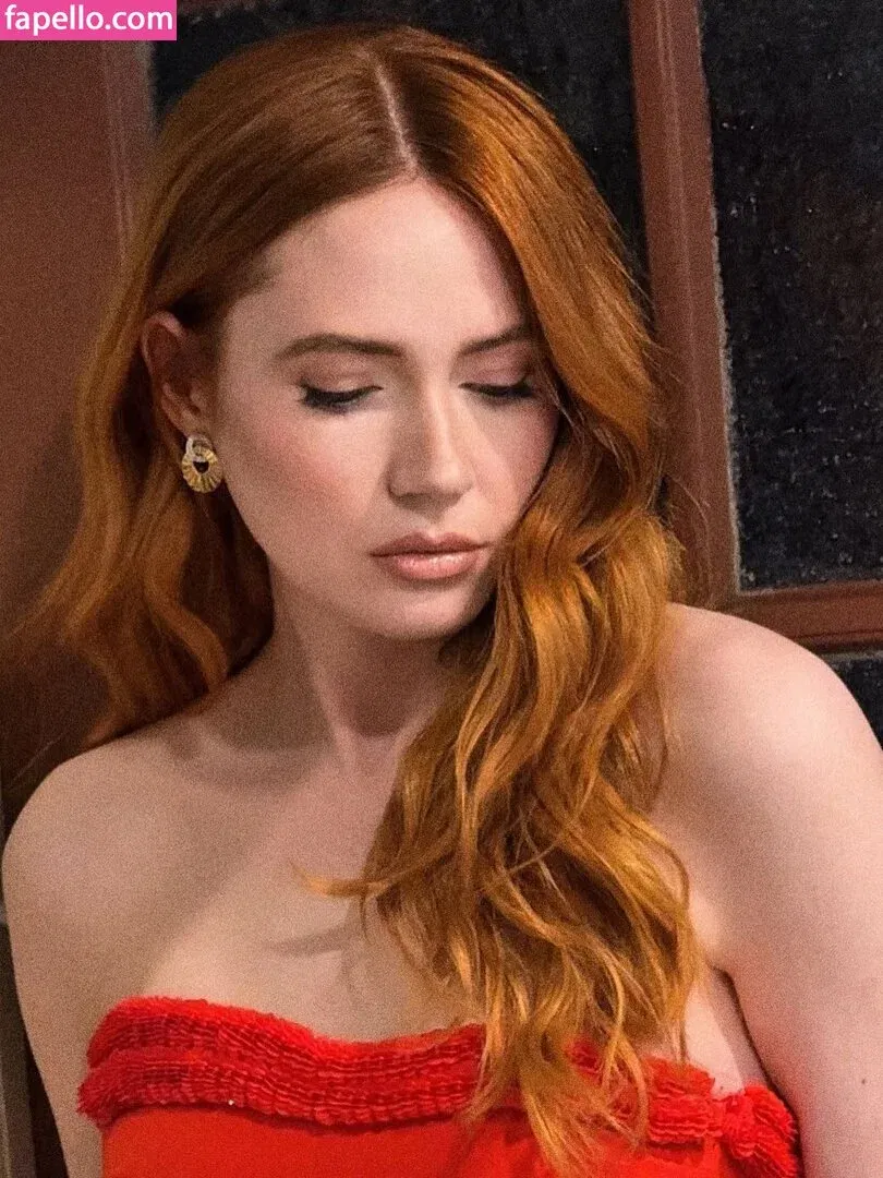 Karen Gillan Onlyfans Photo Gallery 