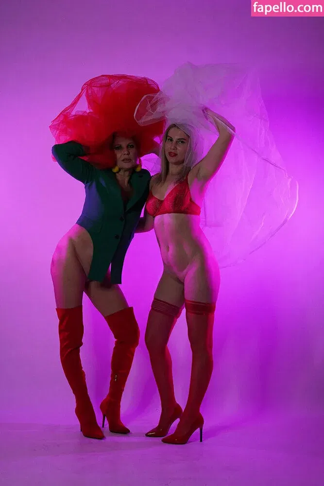 SugarNadya Onlyfans Photo Gallery 