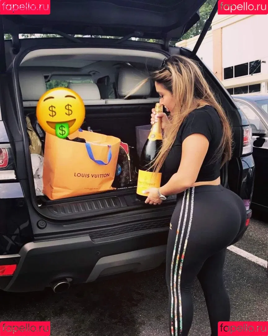 Carolina Onlyfans Photo Gallery 