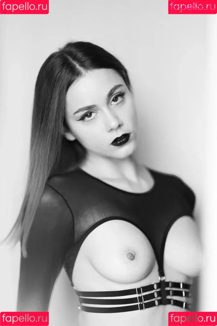 Nausicaa Yami Onlyfans Photo Gallery 