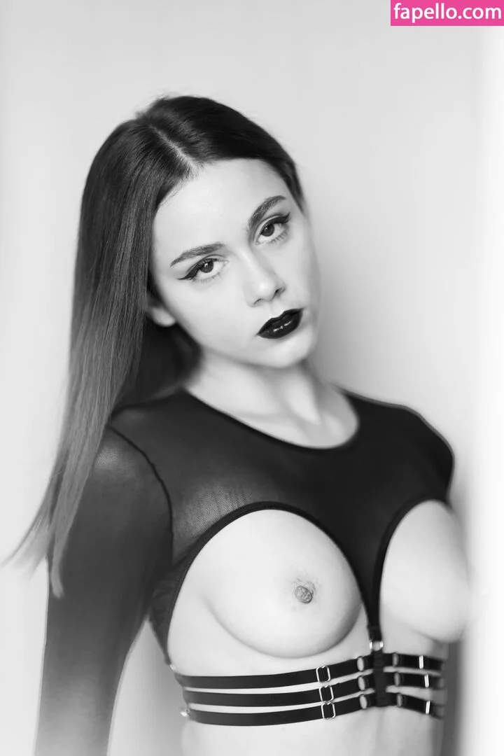 Nausicaa Yami Onlyfans Photo Gallery 