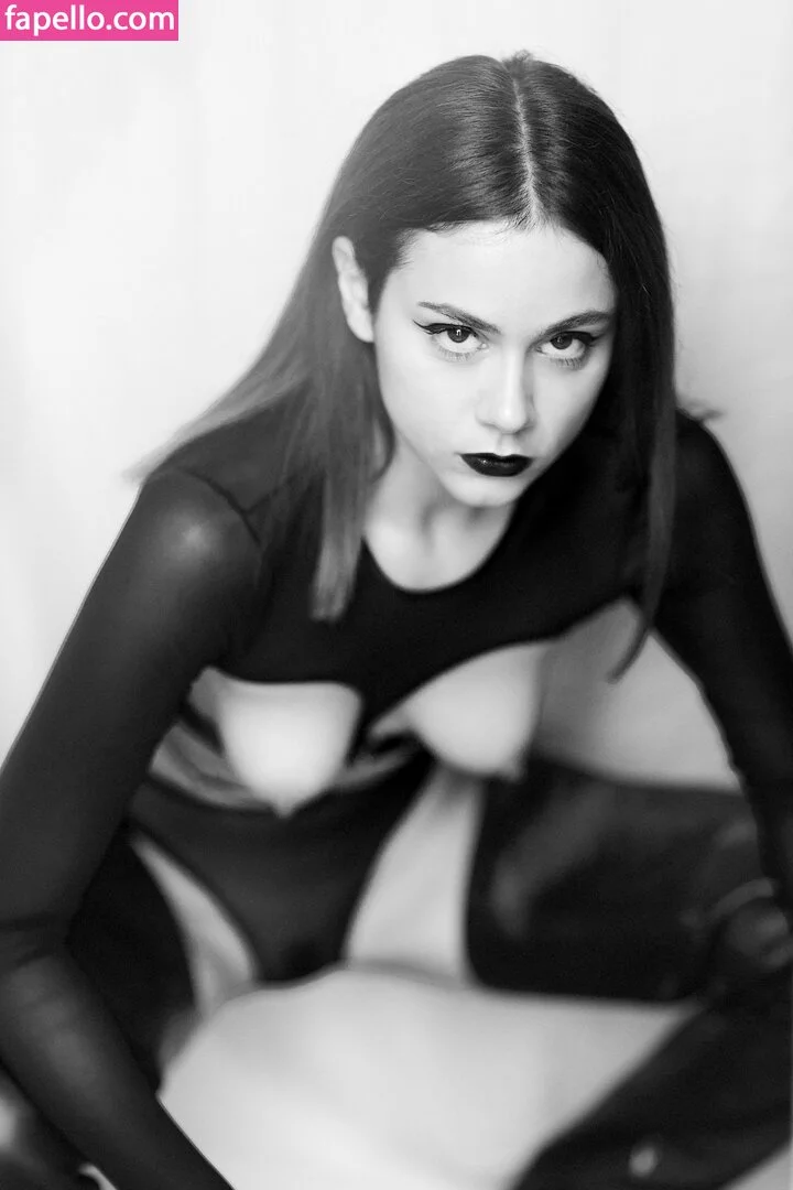 Nausicaa Yami Onlyfans Photo Gallery 