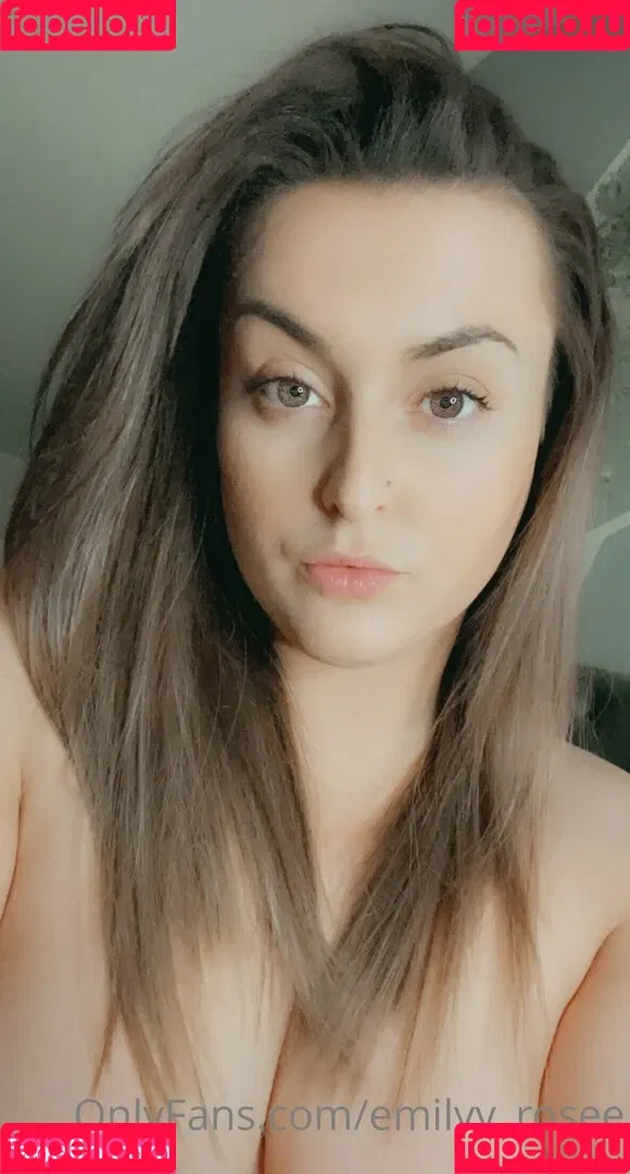 emilyy_rosee Onlyfans Photo Gallery 