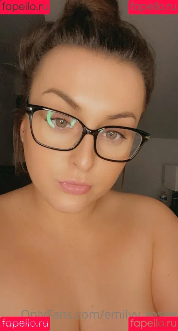 emilyy_rosee Onlyfans Photo Gallery 