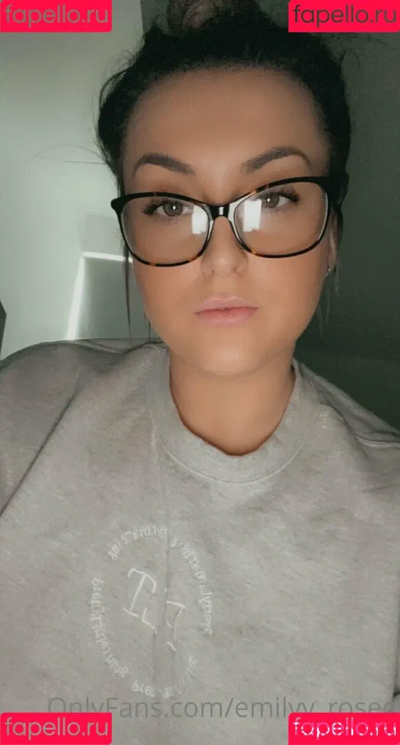 emilyy_rosee Onlyfans Photo Gallery 