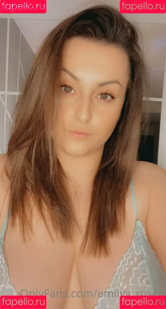 emilyy_rosee Onlyfans Photo Gallery 