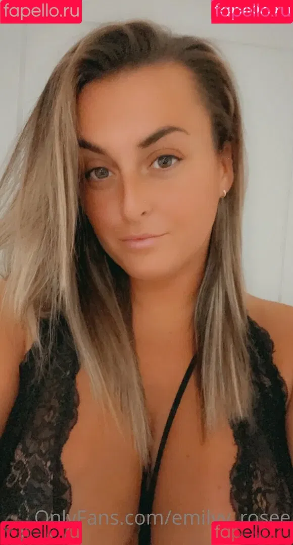 emilyy_rosee Onlyfans Photo Gallery 