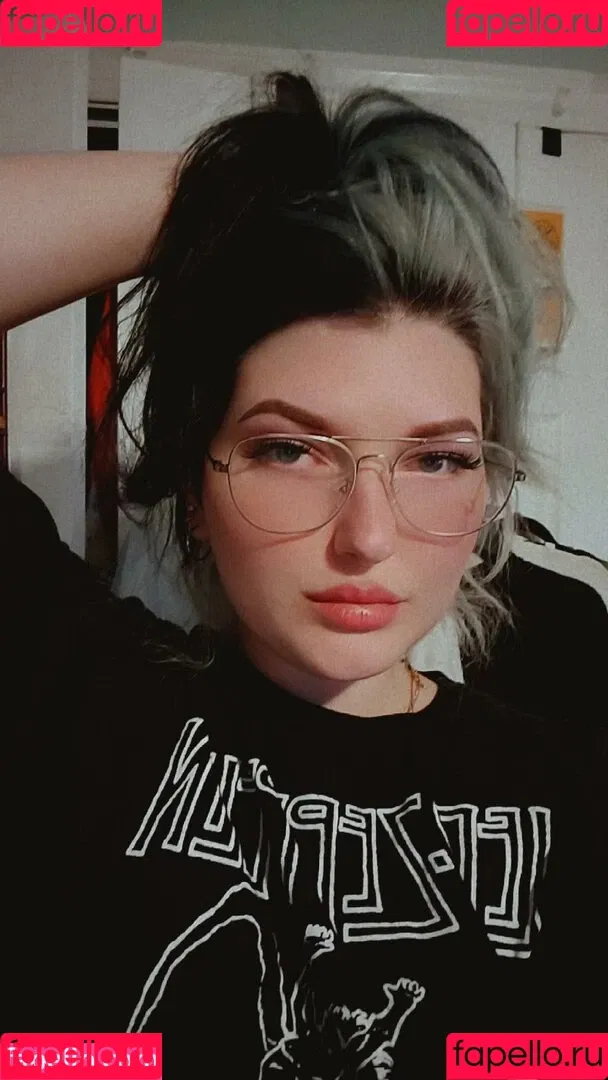 RoslynTaber Onlyfans Photo Gallery 