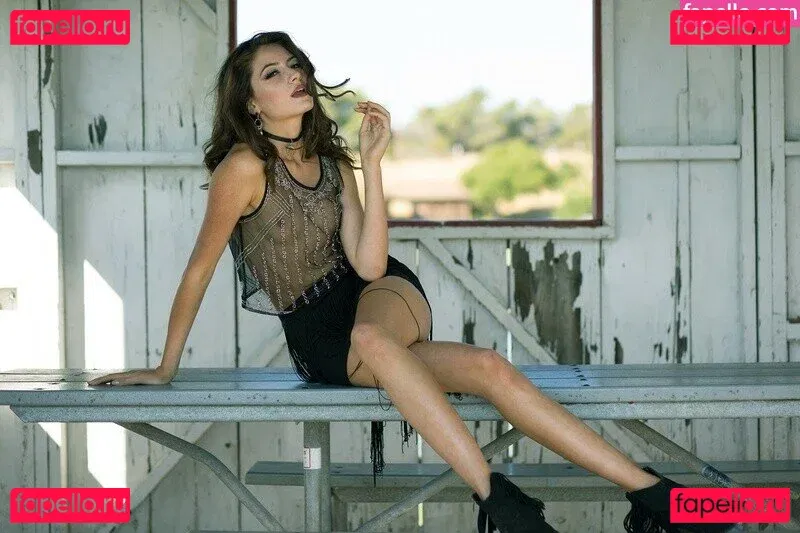 Celeste Leona Traxler Onlyfans Photo Gallery 