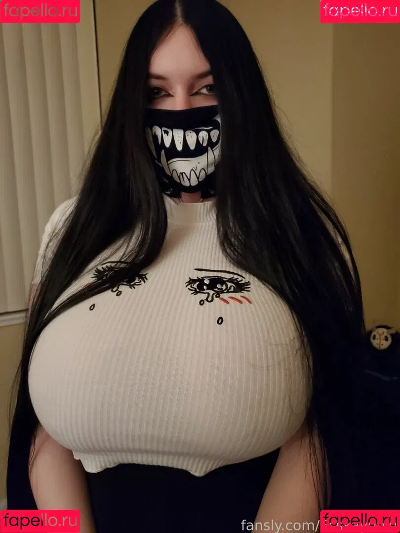 Esskayuwu Onlyfans Photo Gallery 