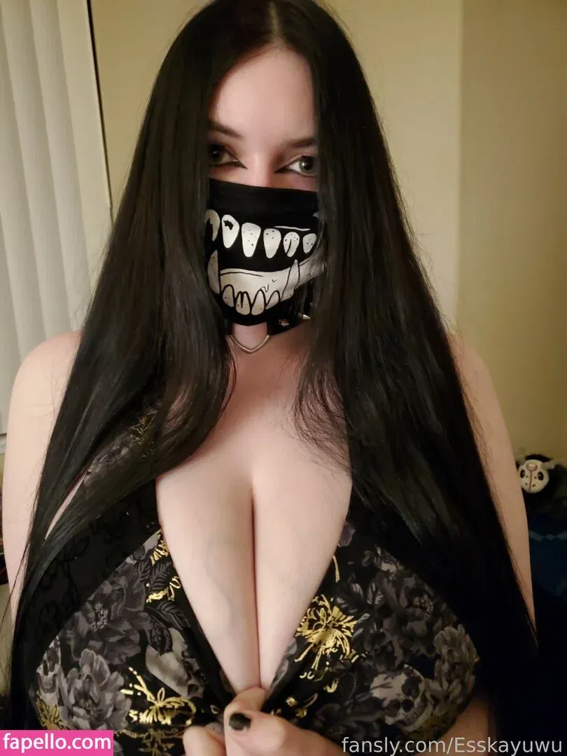 Esskayuwu Onlyfans Photo Gallery 