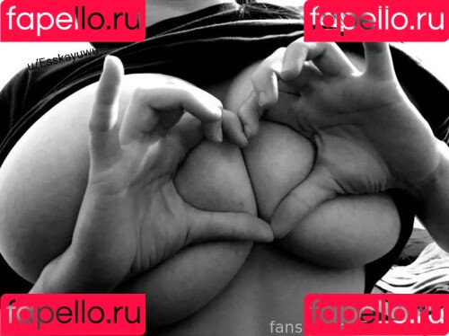 Esskayuwu Onlyfans Photo Gallery 