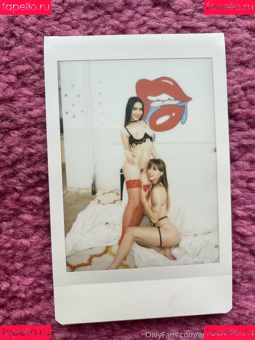 Angelyoungsxxx Onlyfans Photo Gallery 