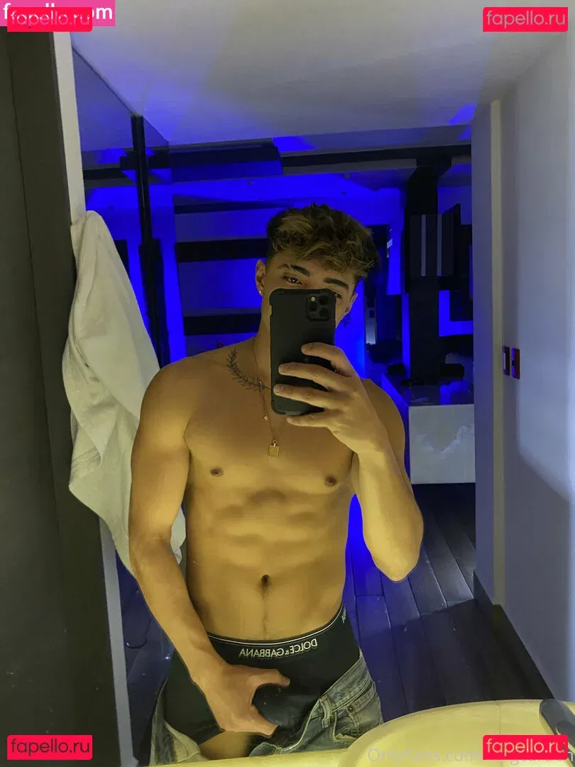 aedanvip Onlyfans Photo Gallery 