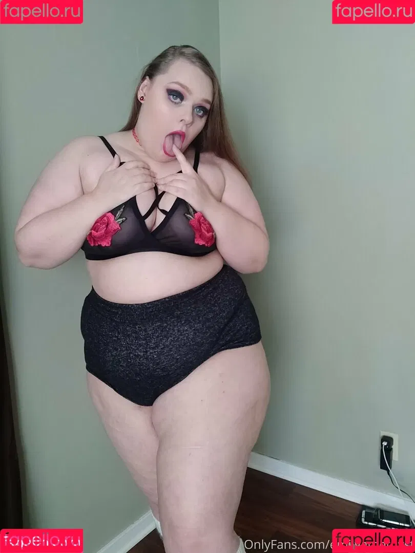 phoebegoth Onlyfans Photo Gallery 