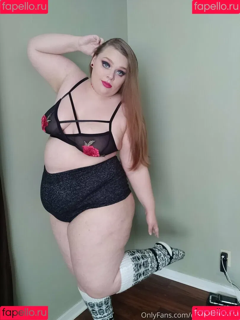 phoebegoth Onlyfans Photo Gallery 