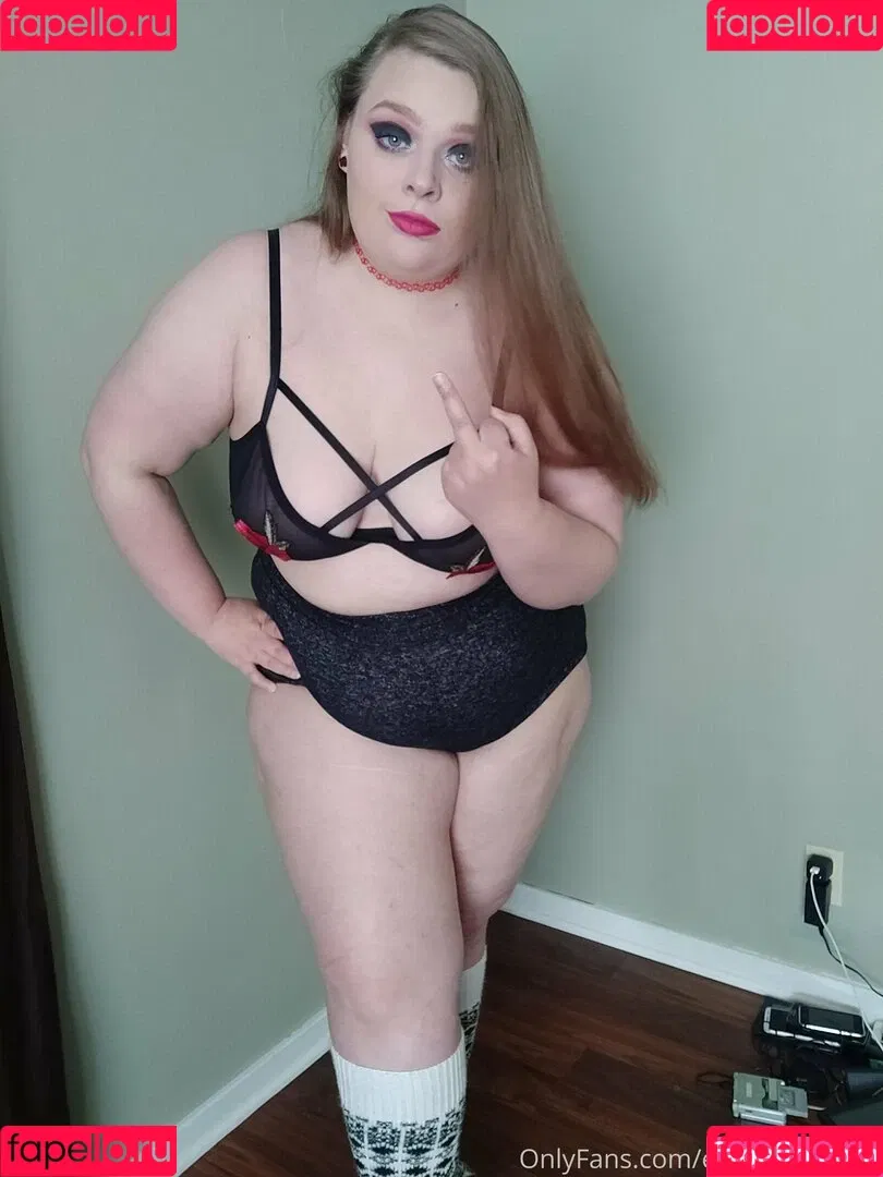 phoebegoth Onlyfans Photo Gallery 