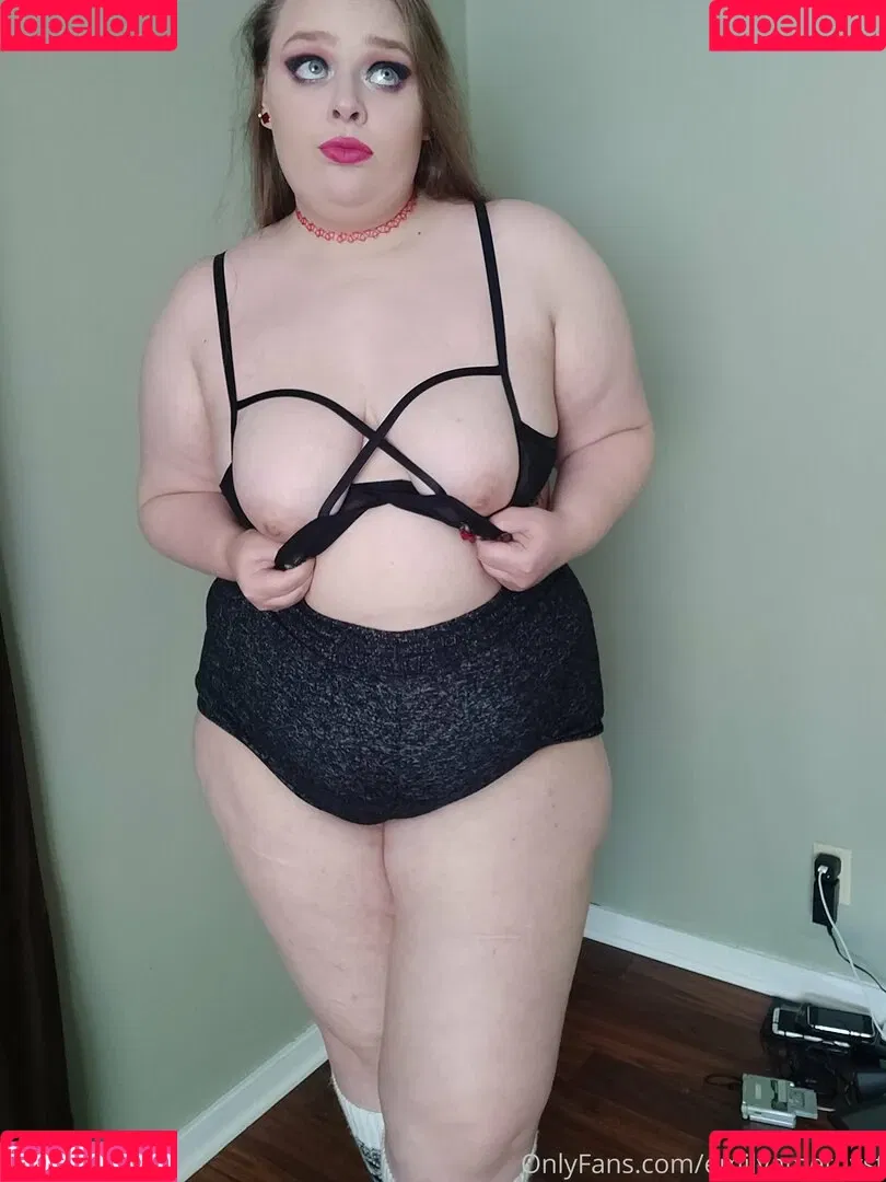 phoebegoth Onlyfans Photo Gallery 