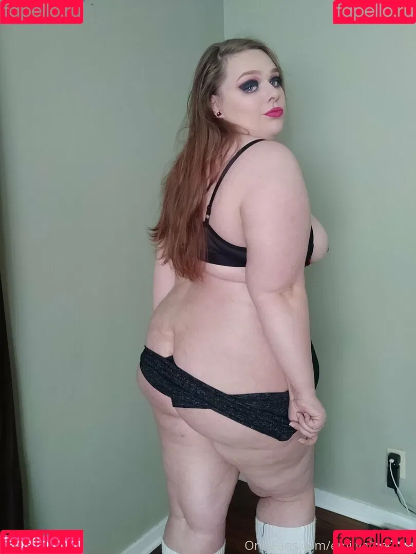 phoebegoth Onlyfans Photo Gallery 