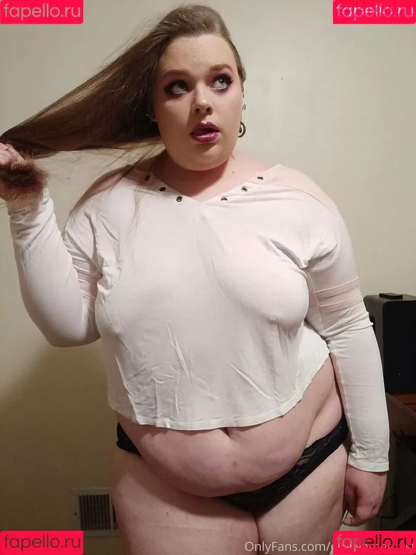 phoebegoth Onlyfans Photo Gallery 