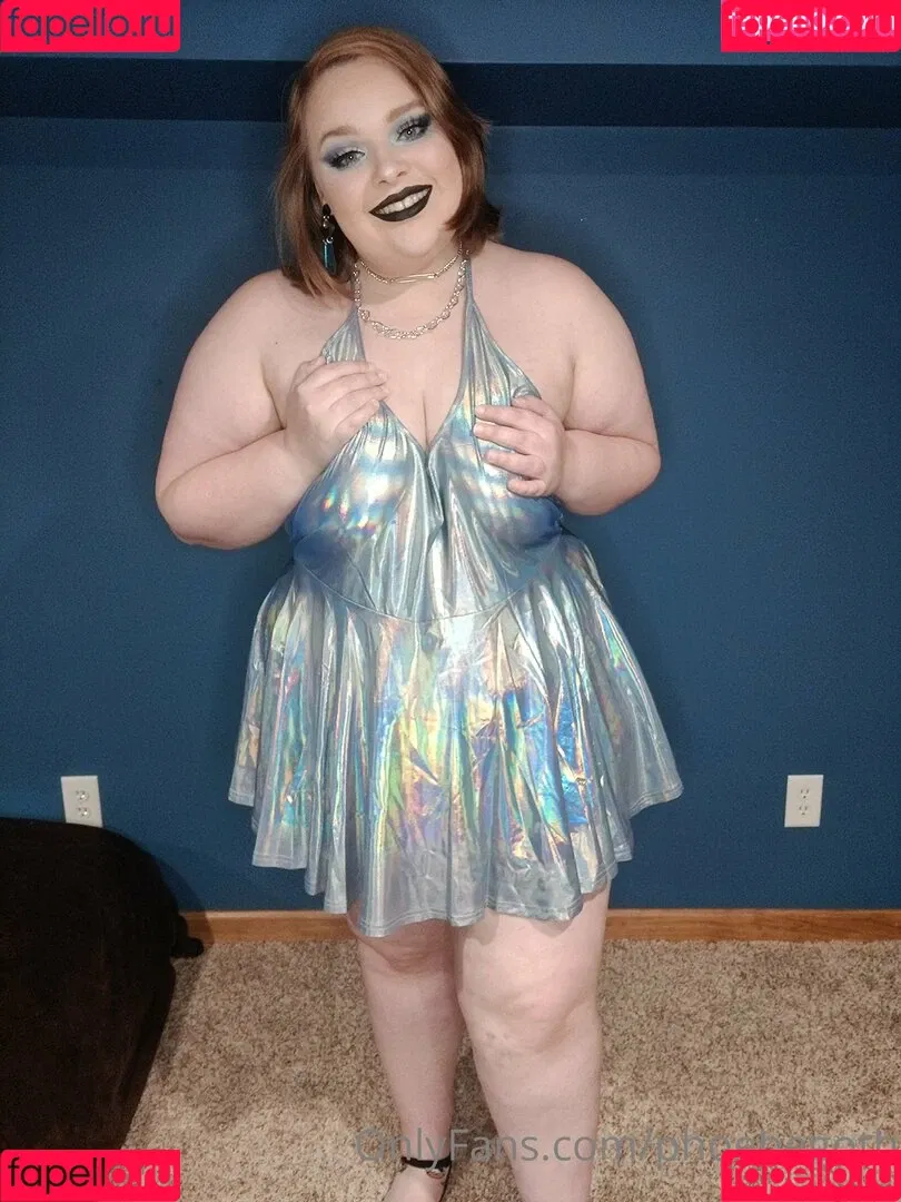 phoebegoth Onlyfans Photo Gallery 