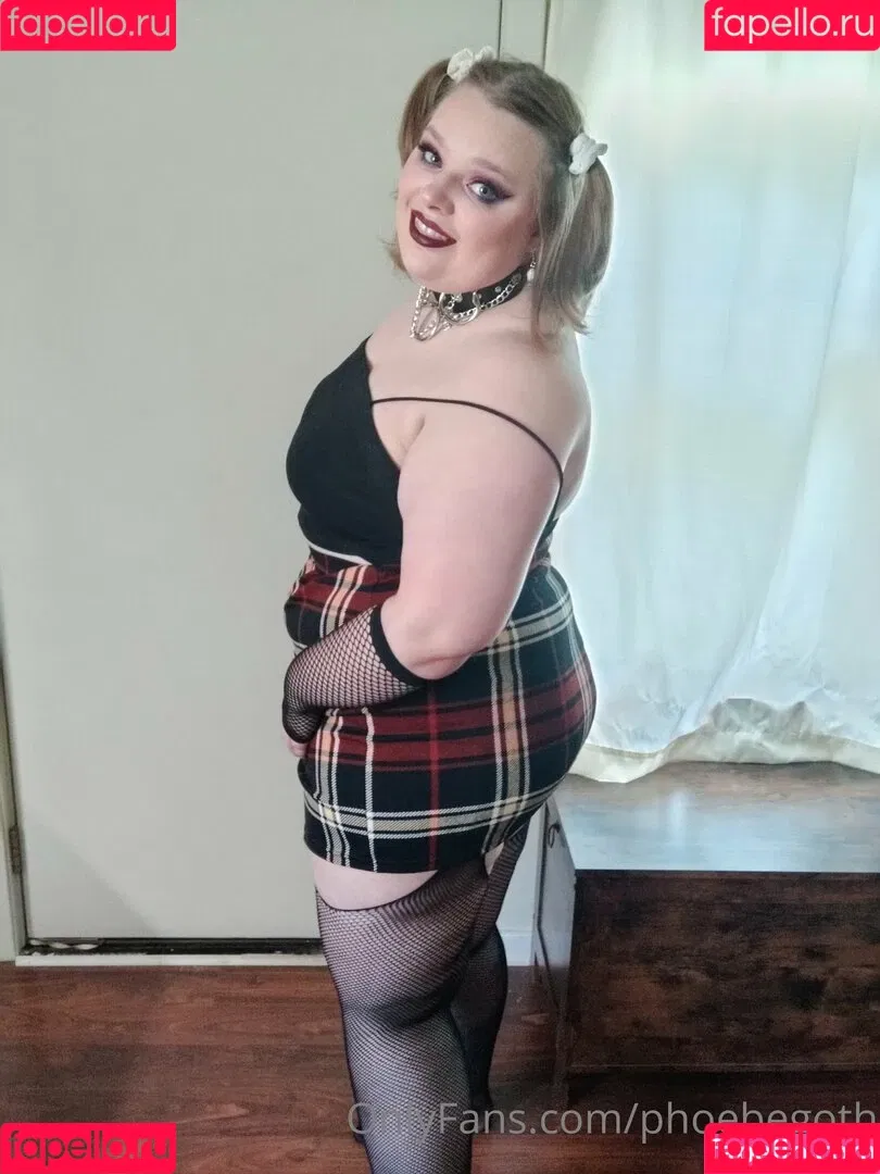 phoebegoth Onlyfans Photo Gallery 